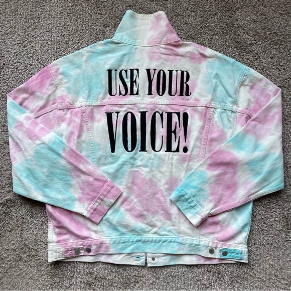 PRIDE OVERSIZED TRUCKER JEAN DENIM JACKET MENS SIZE TIE DYE METAL BUTTONS PINK - Picture 2 of 8